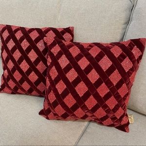 Accent pillows with beads and velvet - Set of 2